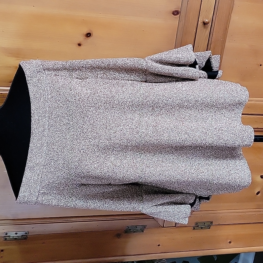 Shimmering lurex type gold top